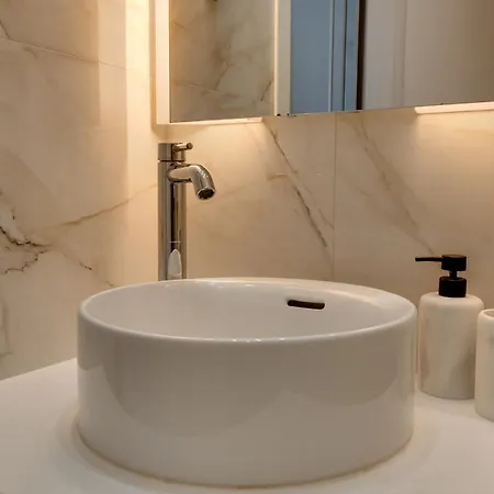 Oniro Makenzy Larnaca